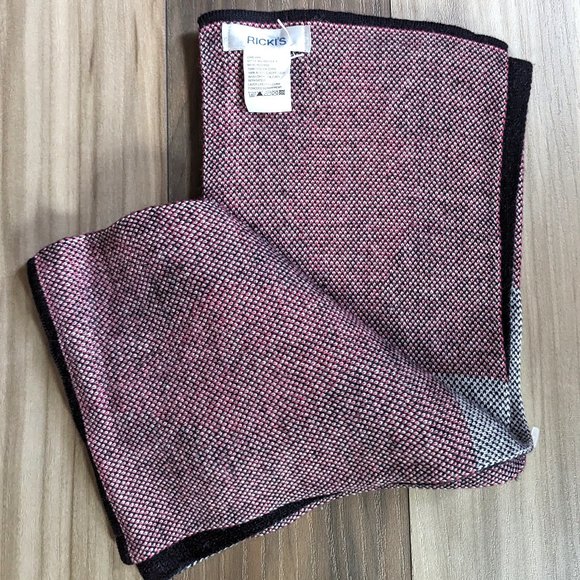 NWOT RICKI'S Women's PINK Diamond Scarf 100% Acrylic Neck Warmer 77" x 6… - Picture 3 of 6